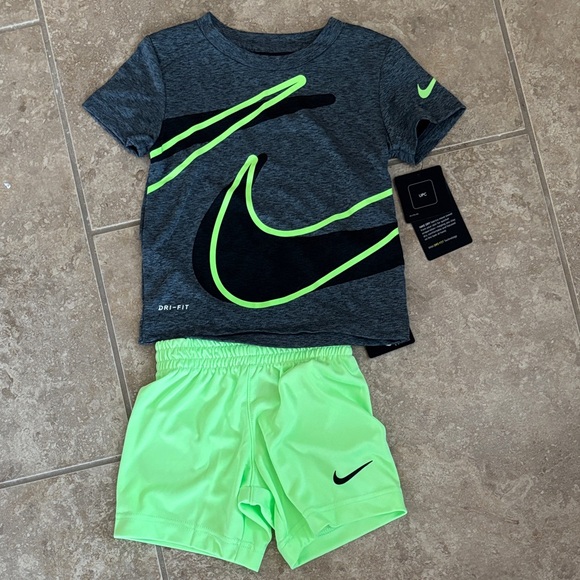 Nike Boys Lime and Gray Set - Picture 1 of 2